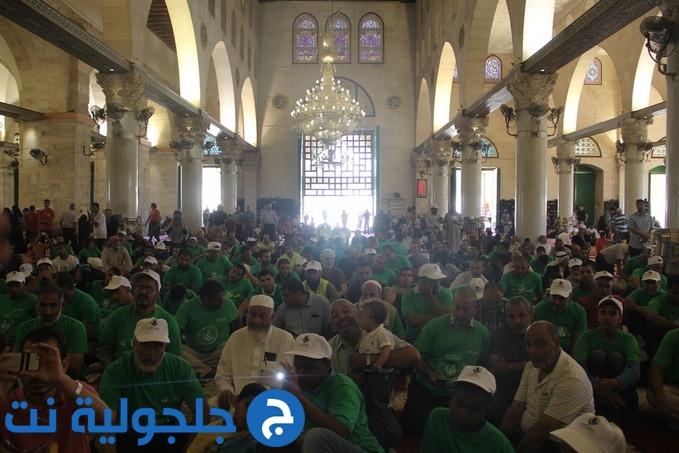 الآلاف في المسجد الاقصى يشاركون في معسكر القدس أولاً  